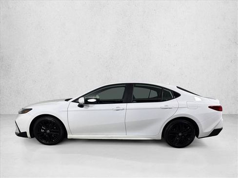 Used 2025 Toyota Camry SE w/ Convenience Package FWD image 6
