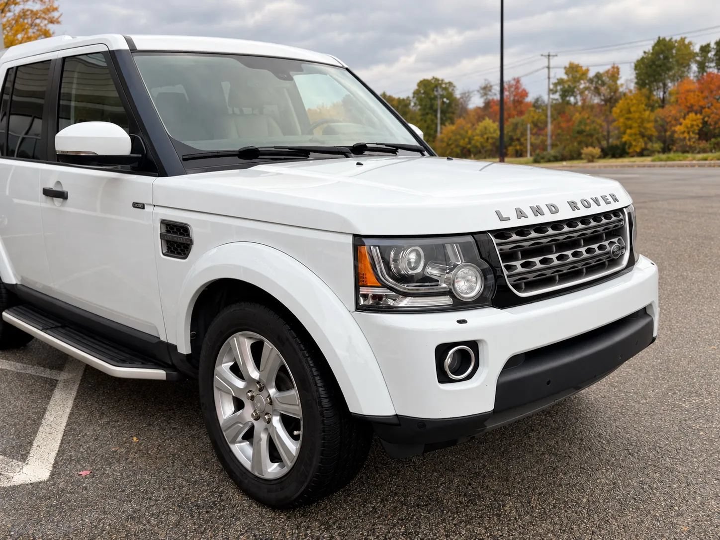 Used 2016 Land Rover LR4 HSE Silver Edition AWD/4WD image 18