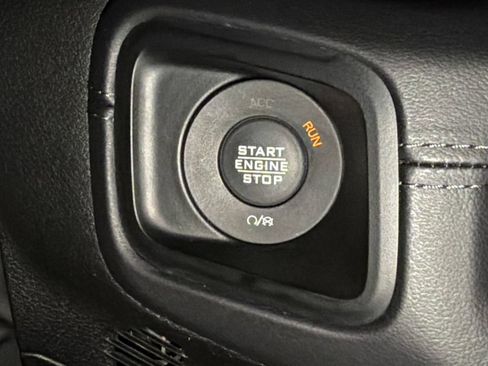 Used 2024 Jeep Wrangler Unlimited Sahara AWD/4WD image 30