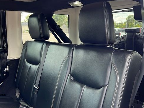 Used 2014 Jeep Wrangler Unlimited Rubicon w/ Dual Top Group image 30