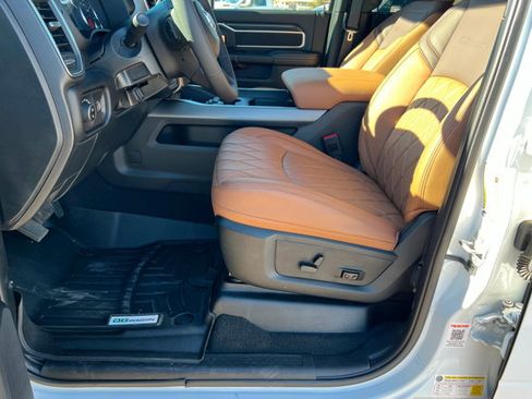 New 2025 RAM 2500 Big Horn AWD/4WD image 17