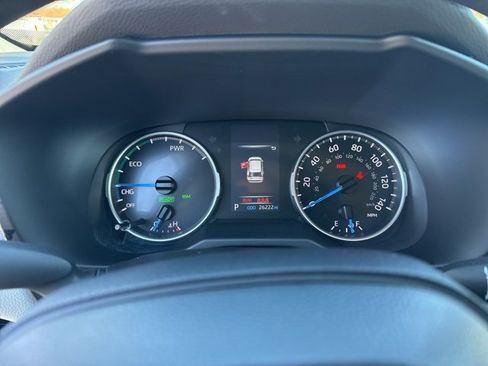 Used 2022 Toyota RAV4 XLE image 25