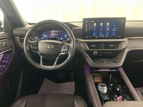Used 2025 Ford Explorer Platinum w/ LUX Leather Package image 27
