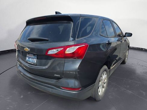 Used 2020 Chevrolet Equinox LS w/ LS Convenience Package AWD/4WD image 3