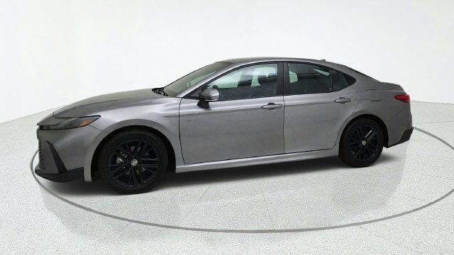 Used 2025 Toyota Camry SE FWD image 2