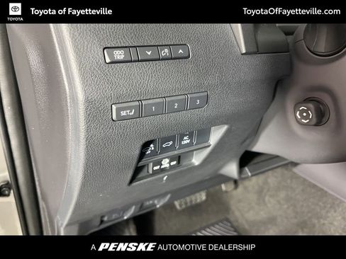 Used 2024 Lexus GX 550 w/ Cold Area Package image 28