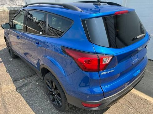 Used 2019 Ford Escape SE FWD image 4