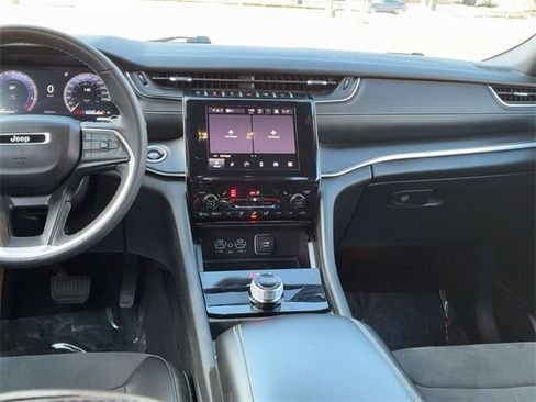 Used 2024 Jeep Grand Cherokee L Laredo image 28