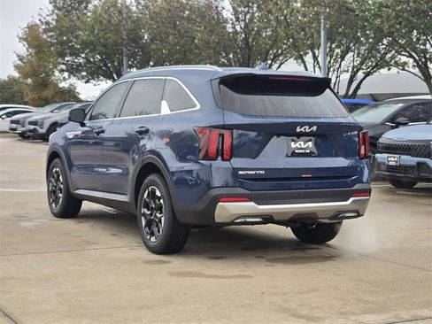 New 2026 Kia Sorento S FWD image 3
