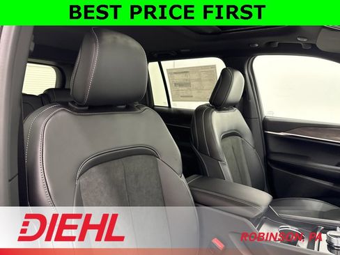 New 2026 Jeep Grand Cherokee Laredo image 14