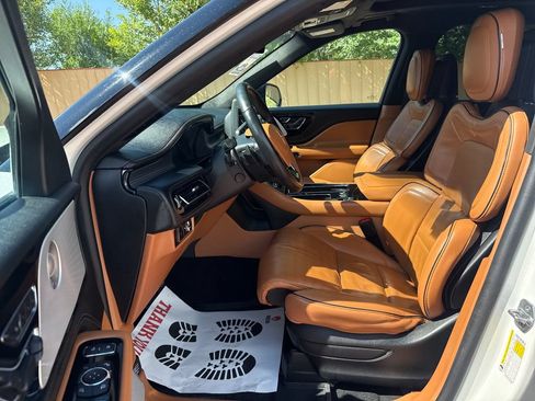 Certified 2023 Lincoln Aviator Black Label w/ Dynamic Handling Package AWD/4WD image 11