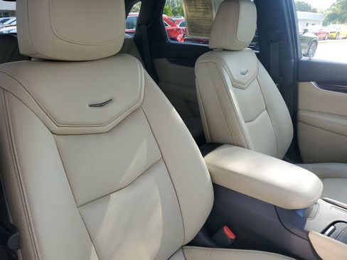 Used 2018 Cadillac XT5 Luxury w/ Driver Awareness Package image 22