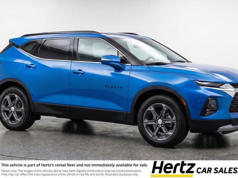 Used 2025 Chevrolet Blazer LT FWD image 1