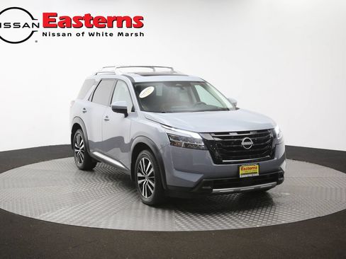 Used 2024 Nissan Pathfinder Platinum w/ Black Appearance Package AWD/4WD image 54