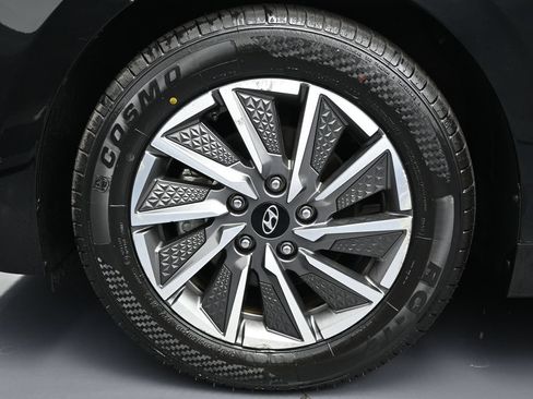 Used 2021 Hyundai Ioniq Limited FWD image 8