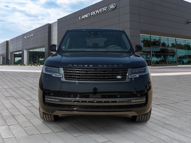 New 2026 Land Rover Range Rover Long Wheelbase SE AWD/4WD image 8