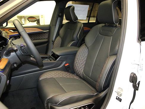 New 2026 Jeep Grand Cherokee Summit w/ MOPAR Finishing Package AWD/4WD image 29