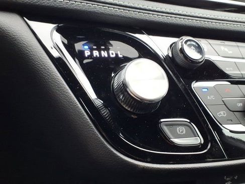 New 2027 Chrysler Pacifica Select FWD image 10