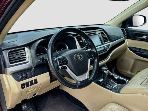 Used 2018 Toyota Highlander XLE FWD image 10