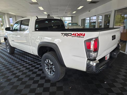 Used 2023 Toyota Tacoma TRD Off-Road image 5