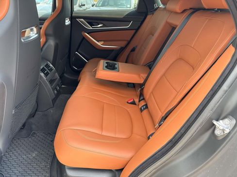 New 2025 Jaguar F-PACE R-Dynamic S image 7