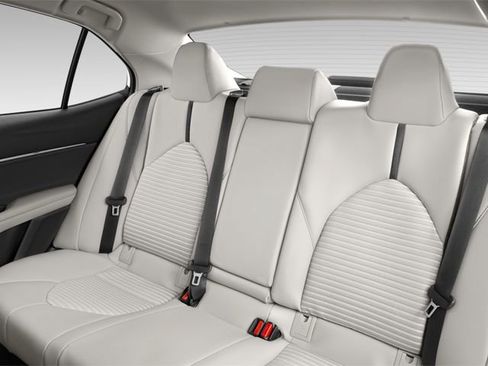 Used 2024 Toyota Camry SE image 11