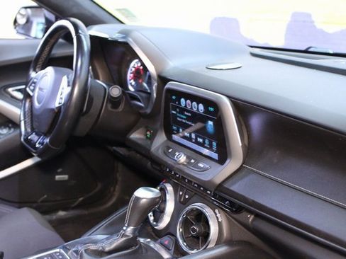 Used 2017 Chevrolet Camaro LT image 10