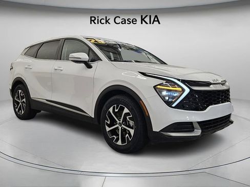 Used 2025 Kia Sportage EX image 9