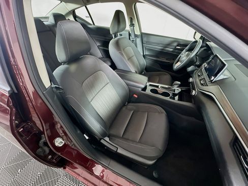 Used 2024 Nissan Altima 2.5 SV image 28