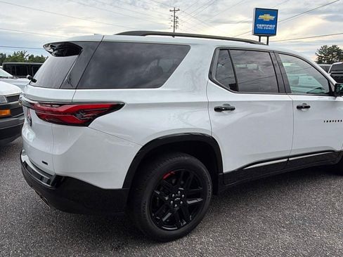 Used 2023 Chevrolet Traverse Premier w/ Redline Edition AWD/4WD image 9