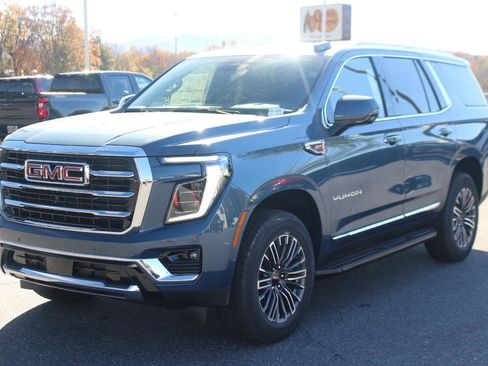 New 2026 GMC Yukon Elevation w/ LPO, Floor Liner Package image 3