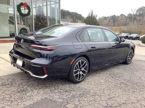 Certified 2023 BMW 740i image 8