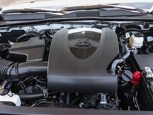 Used 2019 Toyota Tacoma SR5 RWD image 35