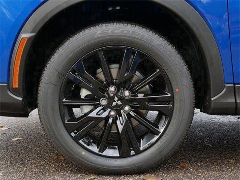 New 2026 Mitsubishi Eclipse Cross LE image 3