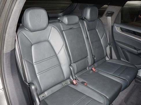 New 2025 Porsche Cayenne Turbo image 6