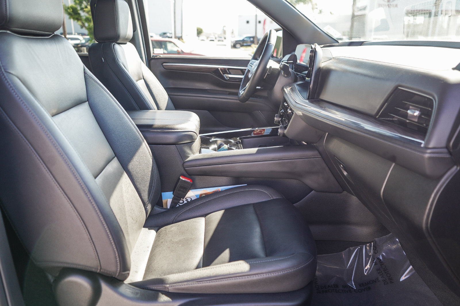 Used 2025 Chevrolet Suburban LT AWD/4WD image 18