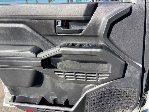 Used 2025 Toyota Tacoma SR image 17