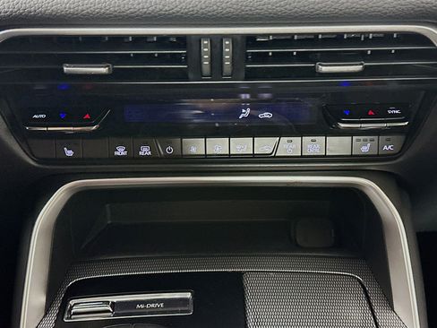 Used 2024 MAZDA CX-90 Plug-In Hybrid w/ Preferred AWD/4WD image 23