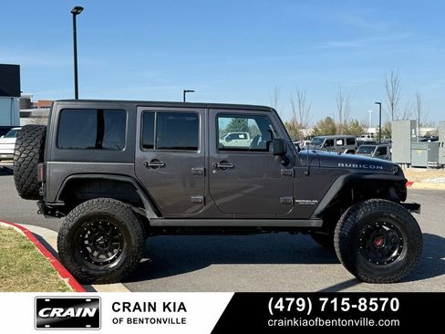 Used 2014 Jeep Wrangler Unlimited Rubicon w/ Connectivity Group AWD/4WD image 5