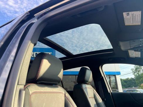 Used 2023 Chevrolet Equinox RS w/ RS Leather Package AWD/4WD image 18