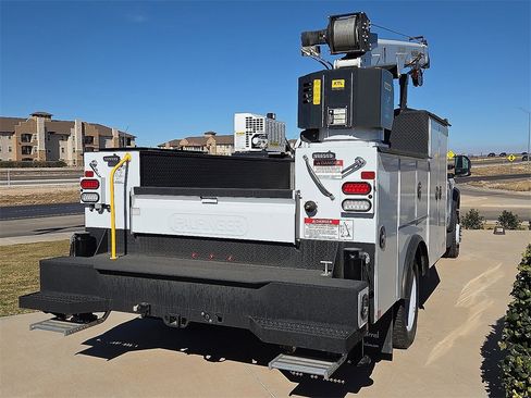 New 2024 Ford F550 4x4 SuperCab Super Duty image 4