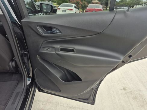 Used 2020 Chevrolet Equinox LT FWD image 19