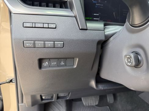 Used 2024 Lexus GX 550 AWD/4WD image 25