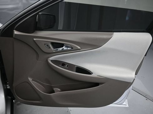 Used 2022 Chevrolet Malibu LT FWD image 37