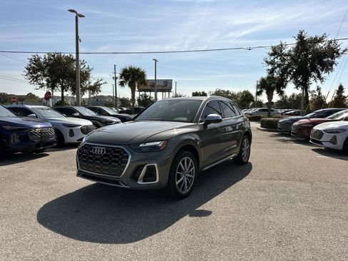 Used 2023 Audi SQ5 Premium Plus w/ Premium Plus Package image 2