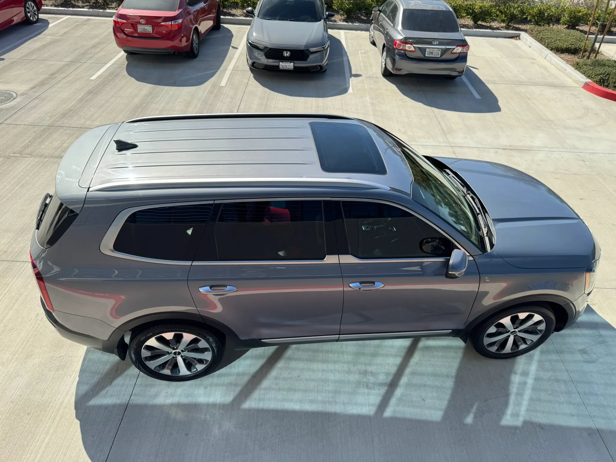Used 2022 Kia Telluride S FWD image 16