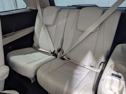 Used 2023 Mercedes-Benz GLS 450 4MATIC image 9