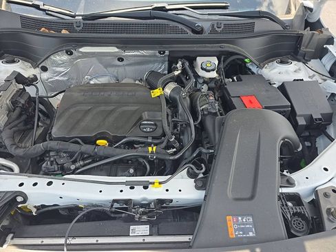 Used 2024 Chevrolet Trax LS w/ LS Convenience Package FWD image 6