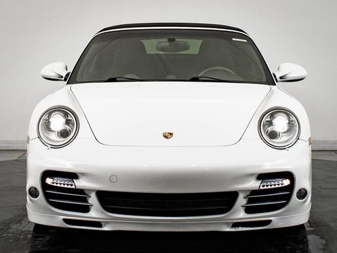 Used 2011 Porsche 911 Turbo S image 11