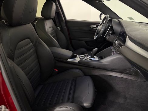 Used 2024 Alfa Romeo Giulia Veloce image 32